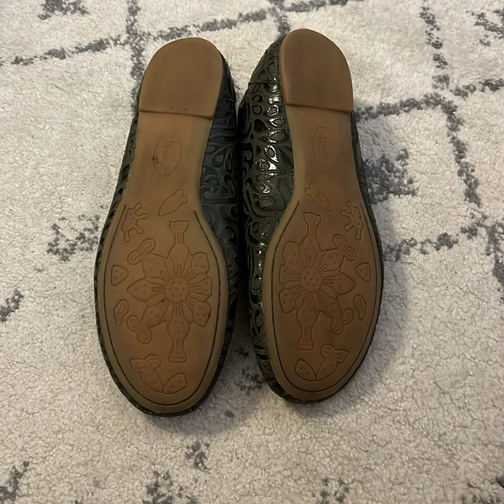 B.O.C. Leather flats, size 7 - Picture 4 of 7